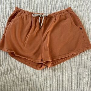 Vuori Women's Athletic Sunnyside Shorts Warm Rust Pull On Tie Waist Size Large